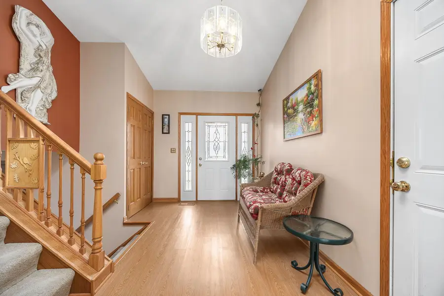 8000 Oakview Lane, Woodridge, IL 60517 - #2