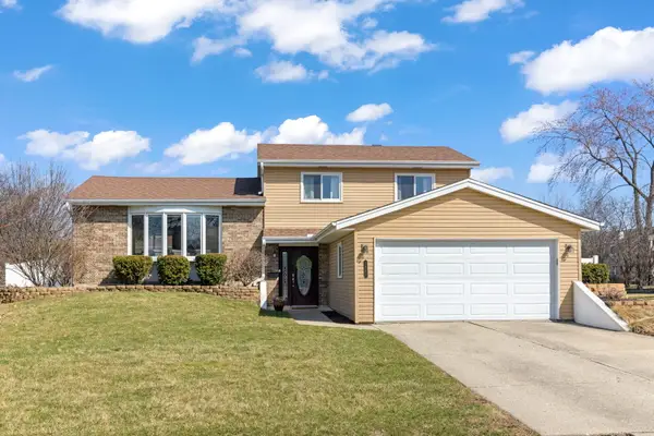 1551 Briarcliffe Boulevard, Wheaton, IL 60189