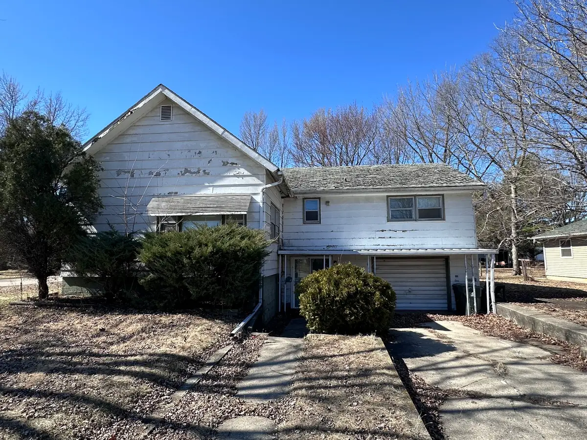 701 Ave L, Sterling, IL 61081 - #1