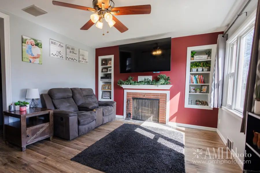 975 W Park Drive, Kankakee, IL 60901 - #3