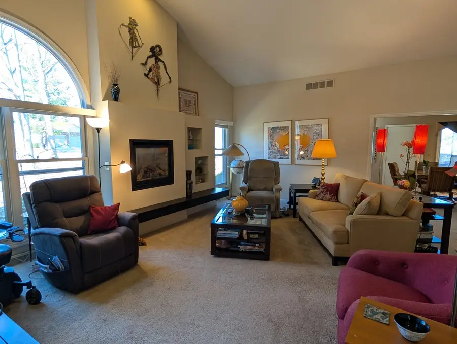 3447 Daren Drive #1, Freeport, IL 61032 - #2