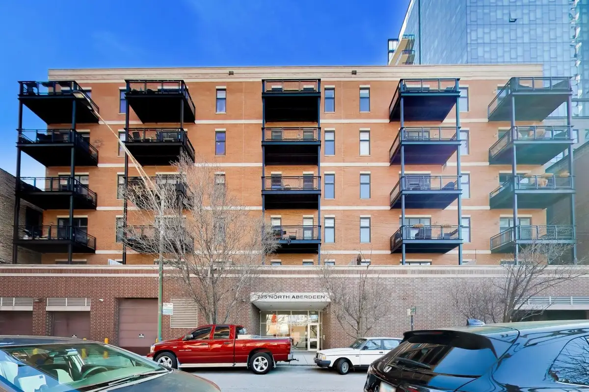725 N Aberdeen Street #202, Chicago, IL 60642 - #1