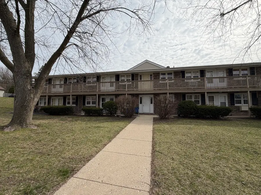 75 Willard Avenue #4, Elgin, IL 60120 - #2