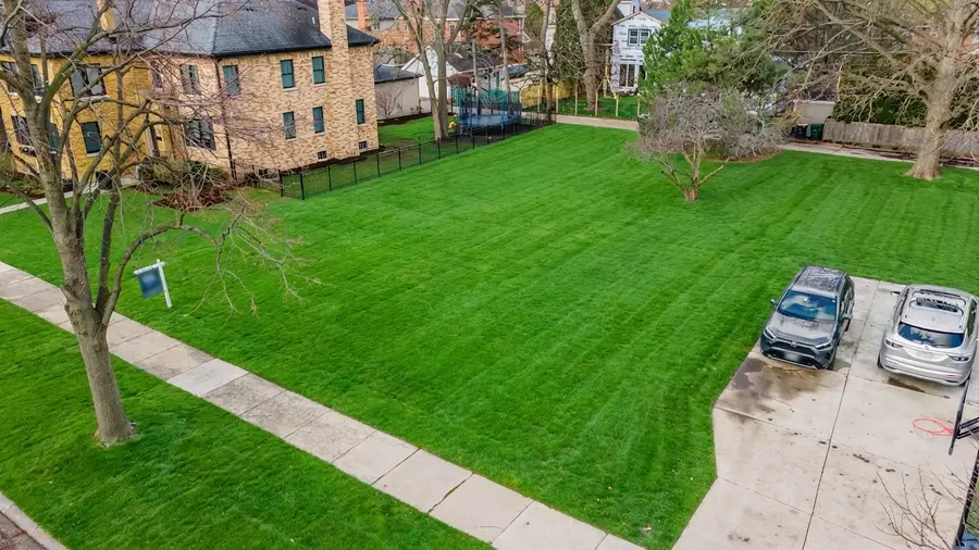 916 Cleveland Avenue, Park Ridge, IL 60068 - #3