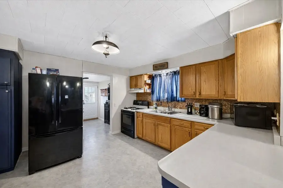 835 N 6th Avenue, Canton, IL 61520 - #2