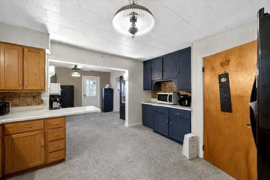 835 N 6th Avenue, Canton, IL 61520 - #3