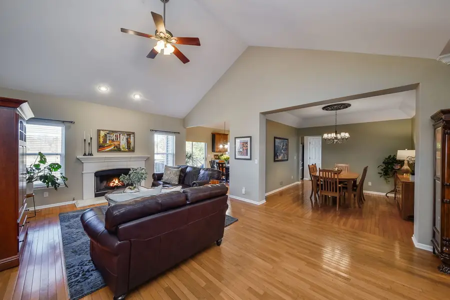 39W578 Newton Square, Geneva, IL 60134 - #2