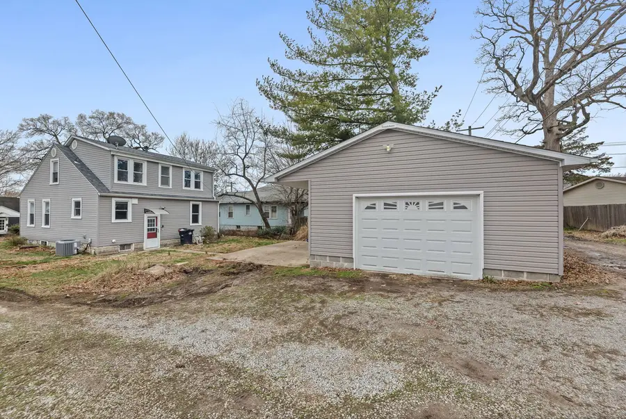 120 E Bennett Street, Salem, IL 62881 - #2