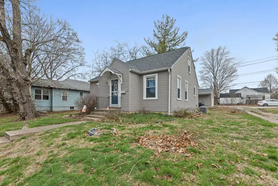 120 E Bennett Street, Salem, IL 62881 - #3