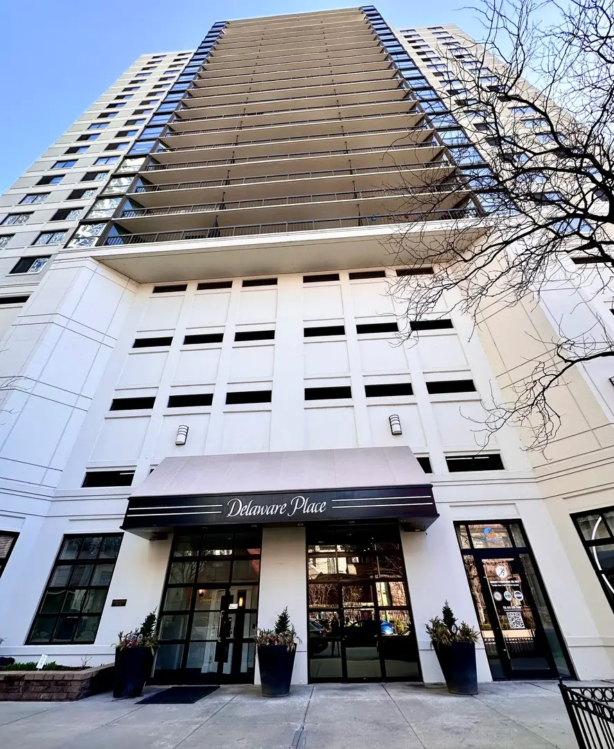 33 W Delaware Place #7C, Chicago, IL 60610 - #1