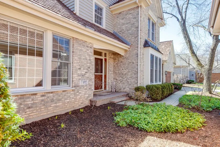 2 Groton Court, Lincolnshire, IL 60069 - #2