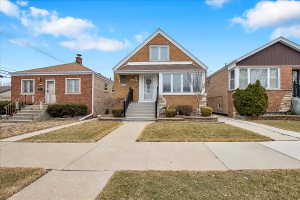 6719 S Keeler Avenue, Chicago, IL 60629