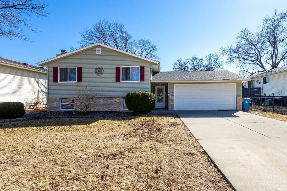 407 W Oak Street, Eldridge, IA 52748 - #1