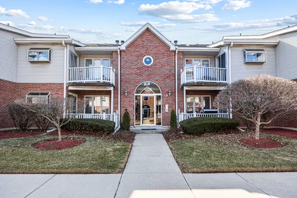 1226 Chalet Road #2-102, Naperville, IL 60563