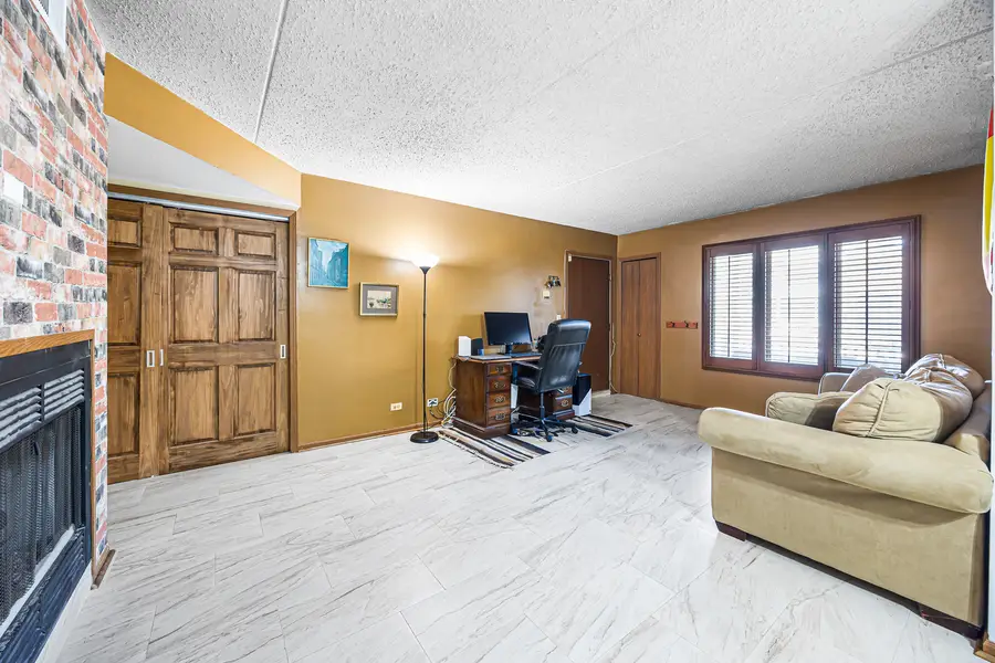 1226 Chalet Road #2-102, Naperville, IL 60563 - #3