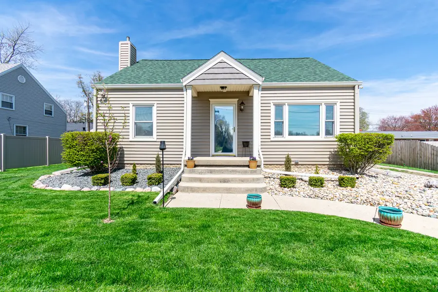 2110 E Oakland Avenue, Bloomington, IL 61701 - #2