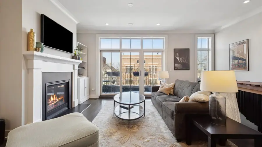 2341 W Roscoe Street #3W, Chicago, IL 60618 - #3