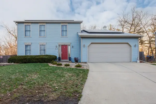 2004 Hidden Lake Road, Bloomington, IL 61704