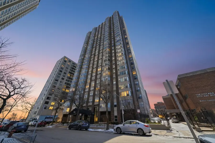 525 W Hawthorne Place #2707, Chicago, IL 60657 - #2