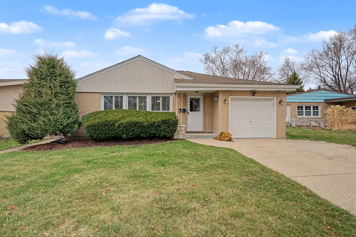 408 S Albert Street, Mount Prospect, IL 60056 - #1