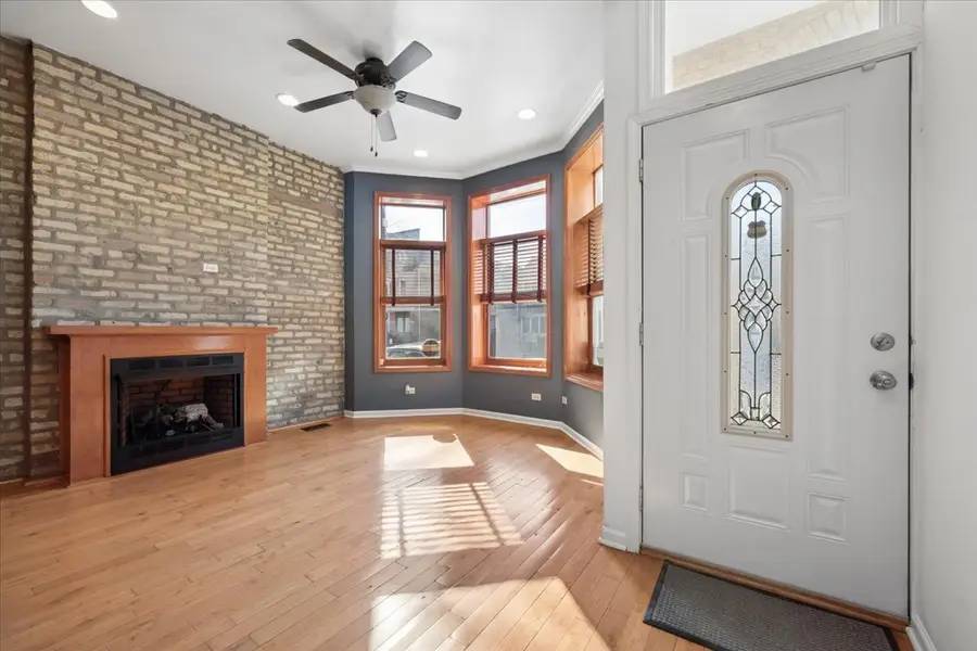 1129 N Mozart Avenue #1, Chicago, IL 60622 - #2