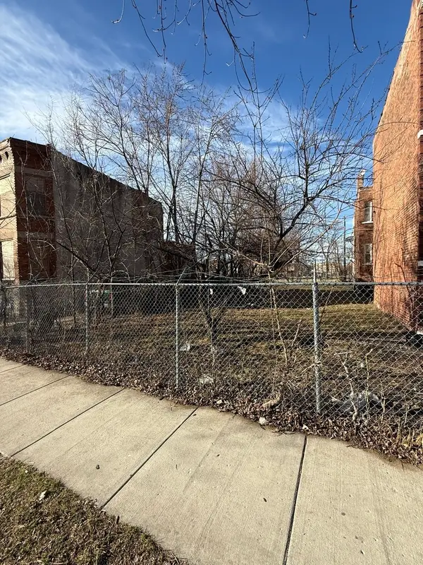4202 W Wilcox Street, Chicago, IL 60624