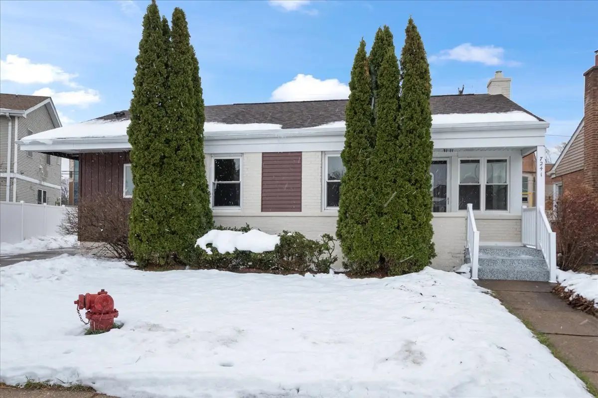 7241 N Mcvicker Avenue, Chicago, IL 60646 - #1