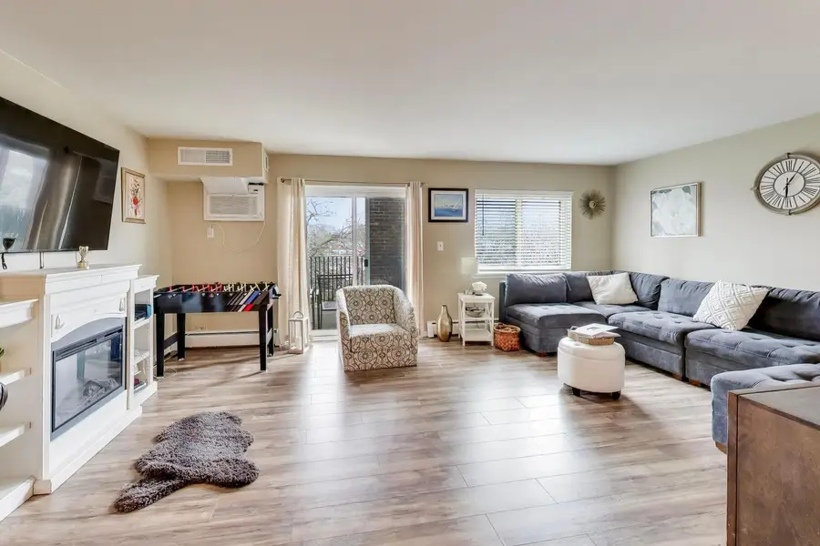 445 S Cleveland Avenue #302, Arlington Heights, IL 60005 - #3