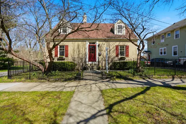 218 N 4th Avenue, St. Charles, IL 60174