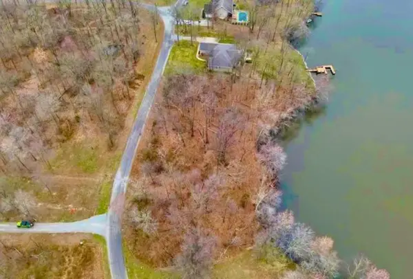 #16 Moses Manor Drive, Benton, IL 62812