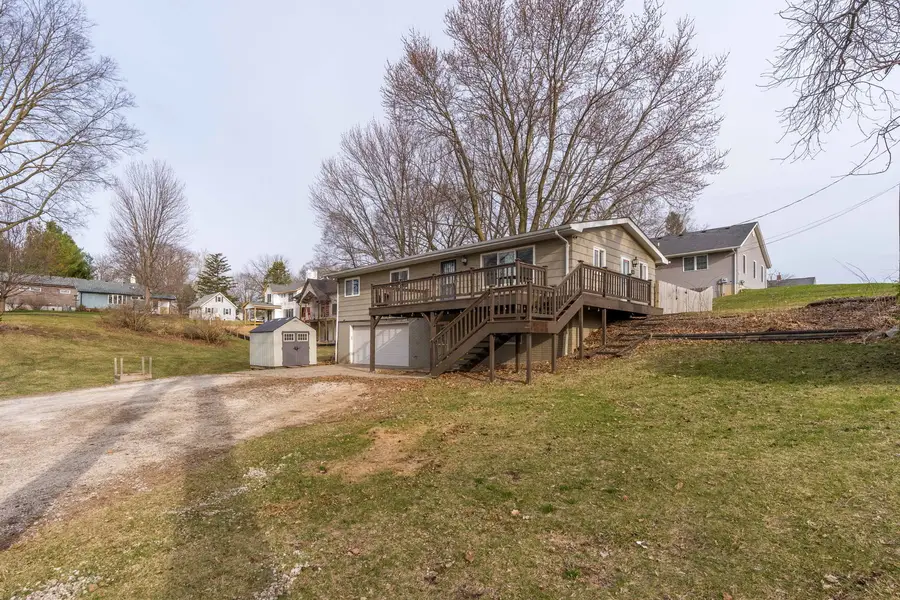 214 S 3rd Street, Le Claire, IA 52753 - #2