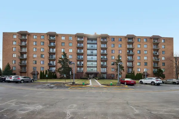 1727 W Crystal Lane #311, Mount Prospect, IL 60056