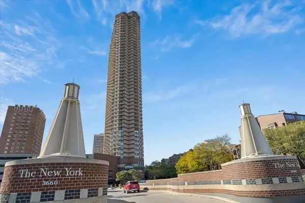 3660 N Lake Shore Drive #1613, Chicago, IL 60613