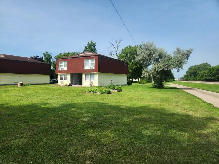 201-203 S Maple Street, Toluca, IL 61369 - #2