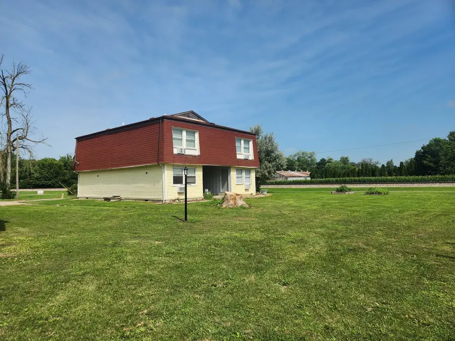 201-203 S Maple Street, Toluca, IL 61369 - #3