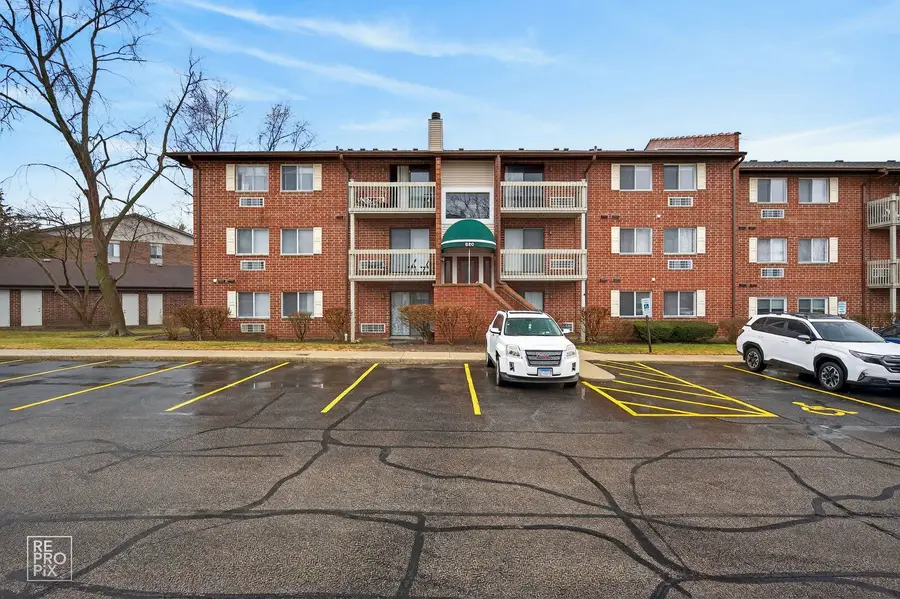 880 N Lakeside Drive #3C, Vernon Hills, IL 60061 - #2