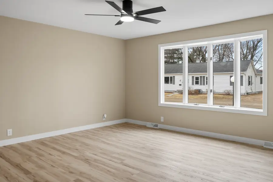 316 8th Avenue, Camanche, IA 52730 - #3