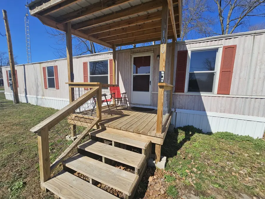 190 W Fifth Street, Bonnie, IL 62816 - #2