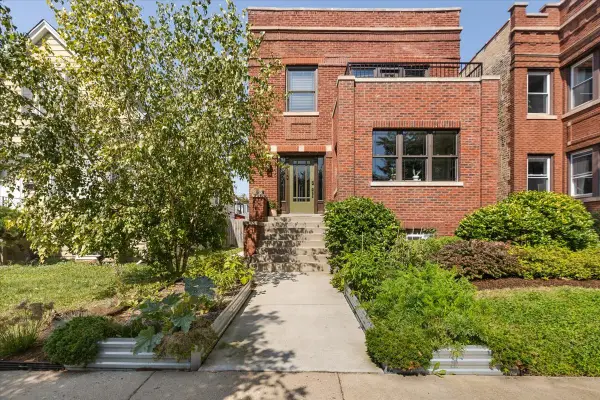 3346 W Cullom Avenue, Chicago, IL 60618