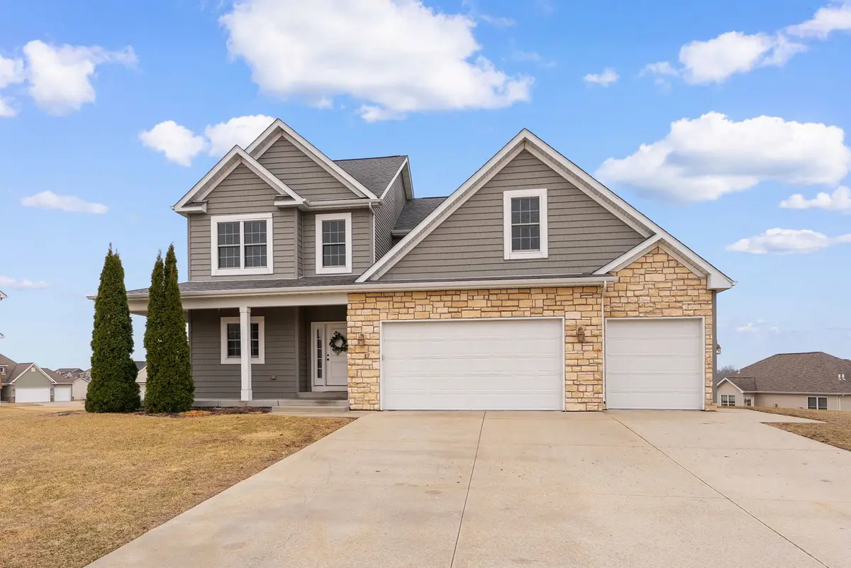 17 Blackstone Circle, Le Claire, IA 52753 - #1