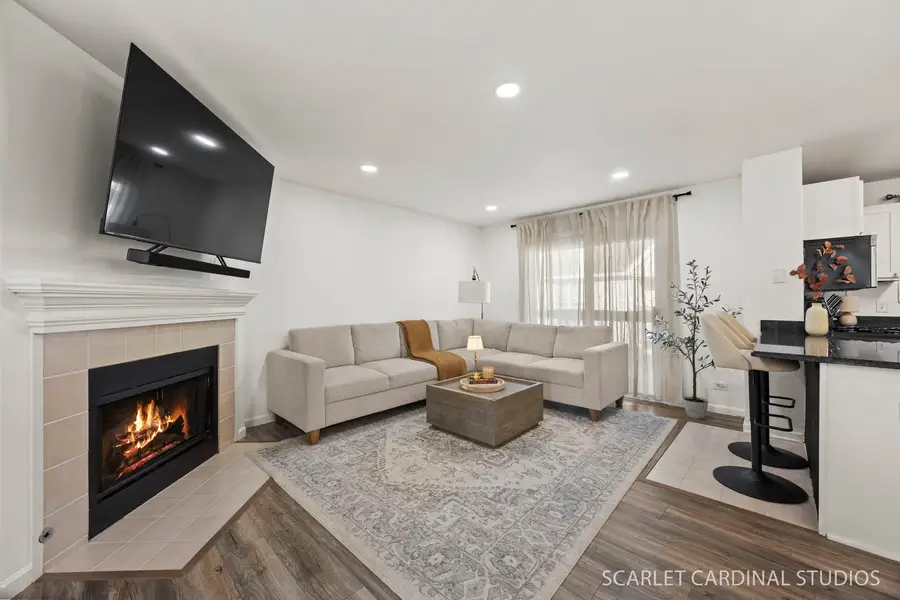 528 Pershing Avenue #G, Glen Ellyn, IL 60137 - #3