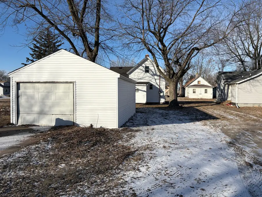 819 5th Street, Rock Island, IL 61201 - #3