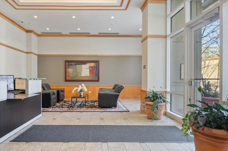 1640 Maple Avenue #808, Evanston, IL 60201 - #3