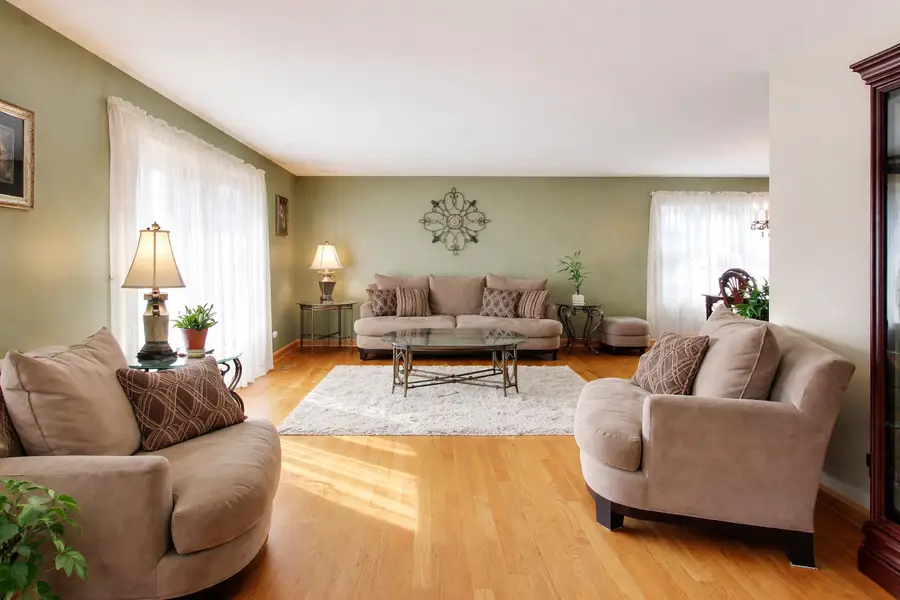 1474 Haar Lane, Elk Grove Village, IL 60007 - #3