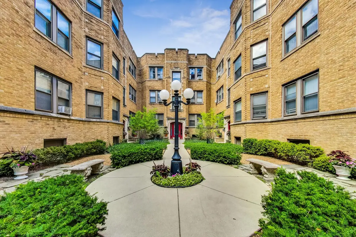 540 W Cornelia Avenue #2S, Chicago, IL 60657 - #1