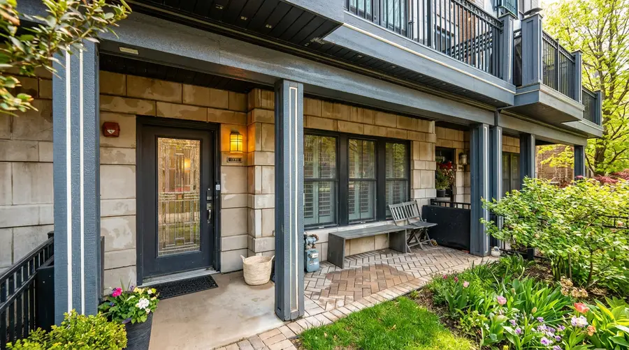 3024 W Newport Avenue, Chicago, IL 60618 - #2