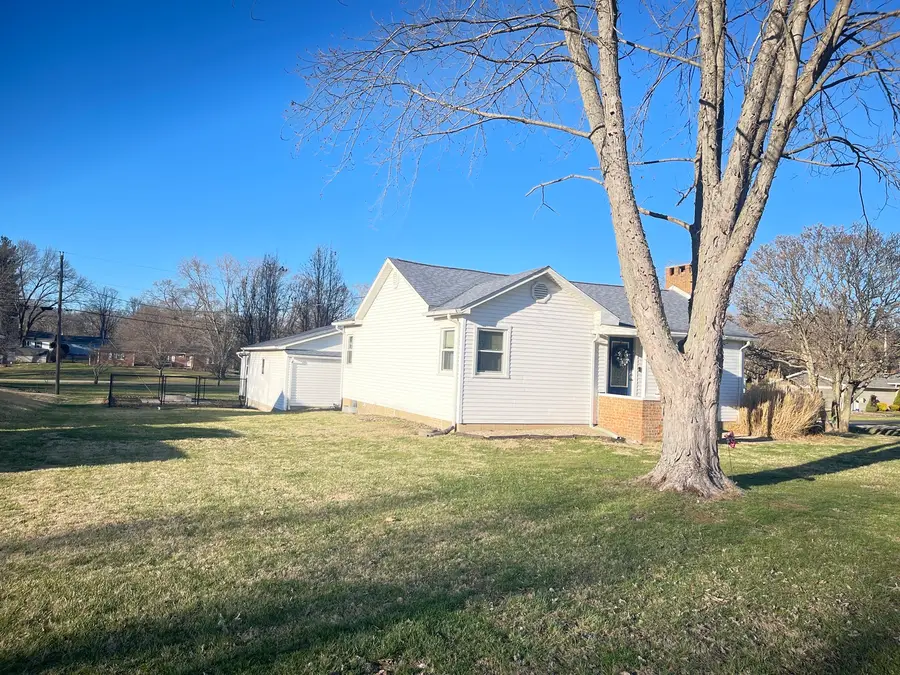 401 Lakeview Avenue, Danville, IL 61832 - #3