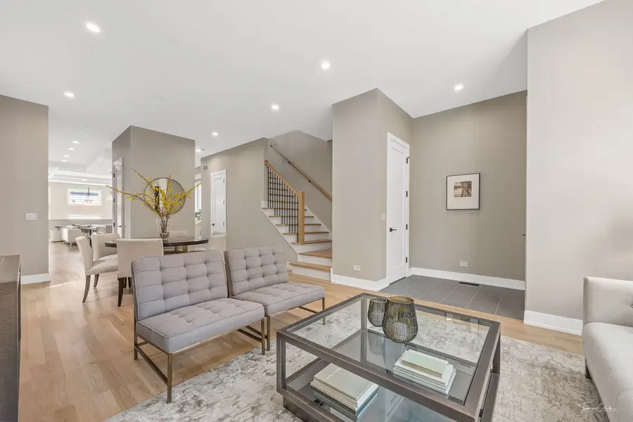 1638 W Wolfram Street, Chicago, IL 60657 - #3