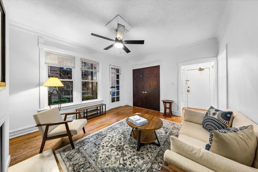 3640 N Pine Grove Avenue #1W, Chicago, IL 60613 - #3