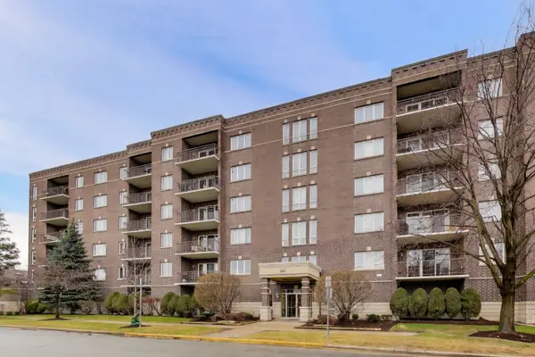 1327 Brown Street #404, Des Plaines, IL 60016